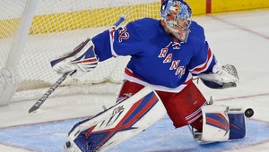 Hviezdny debut. Raanta si za Rangers udržal čisté konto