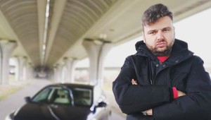 Takýto originálny inzerát ste ešte nevideli: Gordulič predáva auto pomocou raperského videoklipu!