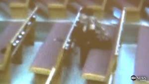 VIDEO: Dlhoprstá v kostole! Kradla počas svätej omše