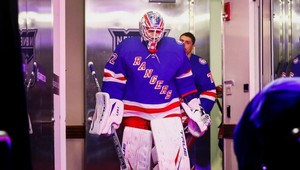 Húska pri debute v NHL inkasoval 7 gólov