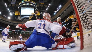 Chára asistoval pri triumfe Bostonu, Los Angeles stratili druhý zápas