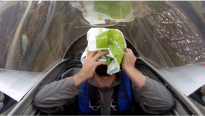 Sagan v stíhačke s igelitkou na hlave!