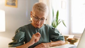 Dovoz liekov až domov, lekár na telefóne a darčeky k tomu - to je poistenie pre seniorov od Unionu