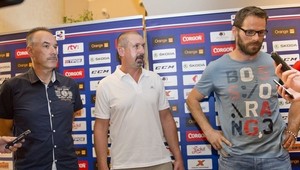 Bojkot hráčov trvá, požadujú odstúpenie Nemečka