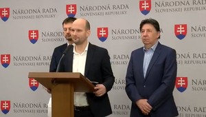 NAŽIVO: Tlačovka strany OĽaNO k boji proti igelitkám
