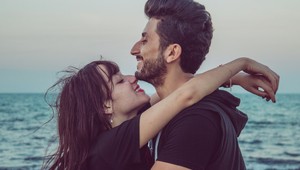 Tieto znamenia sa v láske osudovo priťahujú: Aký muž vás urobí šťastnou?