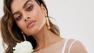 Známa značka predstavila nový trend pre nevesty: Obliekli by ste si TOTO na svoju svadbu?