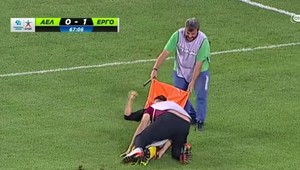 Grécki paramedici v akcii! Futbalistovi nebolo všetko jedno