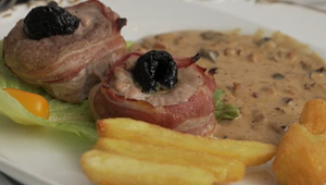 Hlavné jedlo: Mária na slivkách