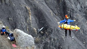 Pátranie po čiernej skrinke pokračuje, špecialisti hľadajú telá aj trosky