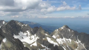 VIDEO: Nelegálne kríže a ďalšie výtvory ľudovej tvorby pribúdajú aj na vrcholoch tatranských štítov