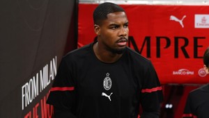 Futbalisti AC Milána mali byť rasisticky urážaní Juventusom aj Laziom