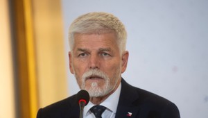 Českí vojaci by mali byť rozmiestnení na Ukrajine, vyzýva prezident Pavel