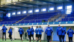 Estónsko prišlo o domácu pôdu, väčšinu kádra a utŕžilo debakel