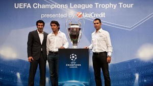 Figo predstavil ušatú striebornú trofej v Bratislave