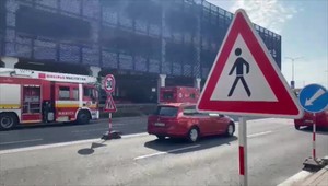 Ranný zásah hasičov v Bratislave: Plamene zachvátili známy parkovací dom