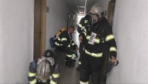 Hasiči súťažili v behu po schodoch. Príbeh víťaza vás dojme