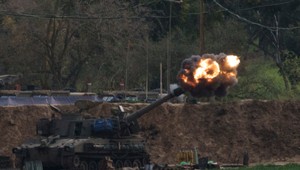 Konflikt na Blízkom východe: Izrael pokračuje s ostreľovaním v meste Rafah