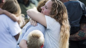 Chlapec, ktorý na základnej škole postrelil troch ľudí, zabil aj otca