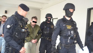 Vladimír, ktorý zavraždil svojho 7-ročného syna, bol zdrogovaný. Všetko videl chlapcov brat