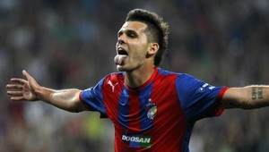 Michal Ďuriš (25) si po strete s brankárom zlomil rebro