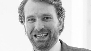 Princ sa zabil pri páde z koňa