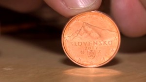 Horšie časy v ekonomike klopú na dvere. Situácia v priemysle sa zhoršuje