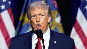 Mierovú dohodu o Ukrajine brzdí Kyjev, Rusko je pripravené, tvrdí Trump