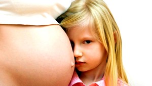 Strana Smer sľubovala vyššiu materskú, tento rok to nebude