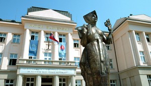 Šéf Matice slovenskej má minimálnu mzdu, ostatní žijú z lásky