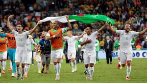 Alžírsko prvýkrát v histórii postúpilo zo skupiny, výhra Belgicka