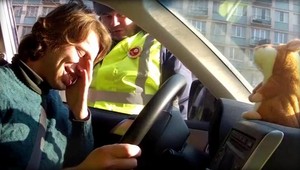 VIDEO. Policajtovi dal zabrať hovoriaci škrečok...