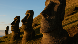 Z toho, čo objavili pod kamennými hlavami vám prebehne mráz po chrbte