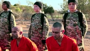 Na videu chlapci zabíjajú väzňov zo Sýrie, je tu nová generácia bojovníkov