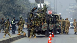 Útok na školu si vyžiadal najmenej 130 mŕtvych