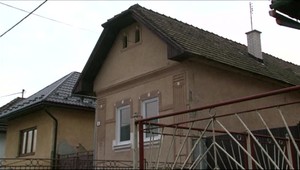 Terézia porodila dieťa do vane, policajti ho našli mŕtve v skrini