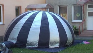 Obloha na dosah s pojazdným planetáriom