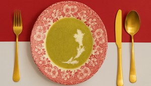 Brokolicovo-zemiakový krém s krutónmi a slaninkou