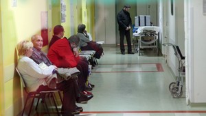 Zrušené poplatky na urgentných príjmoch pre tehotné ženy. Úľavu žiadajú aj ľudia so ZŤP preukazom