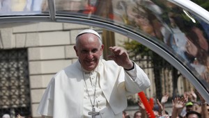 Pápež František kritizuje prístup k utečencom, varuje pred xenofóbiou