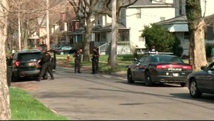 Vysielal vraždu naživo na sociálnej sieti, pátra po ňom polícia