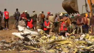 Trosky padnutého lietadla v Etiópii naznačujú podobnosť s pádom lietadla v Indonézii