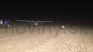 Pri Zlatých Moravciach núdzovo pristálo lietadlo