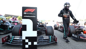 VC Španielska: Štvrté víťazstvo Hamiltona v sezóne. Verstappen opäť pred Bottasom