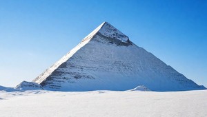 V Antarktíde objavili obrovské pyramídy: Vedci zisťujú, ako sa tam dostali