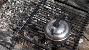 Matka je podozrivá z upálenia dcéry zaživa (2). Susedia počuli krik, policajti našli pozostatky