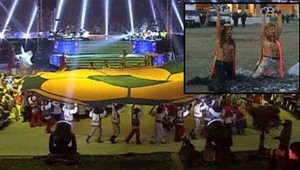 Oslavy na novom štadióne okorenili prsnaté aktivistky