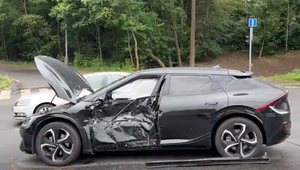 Záchranári v pohotovosti po búračke Jágra s eletričkou! Nasledovala dychová skúška...