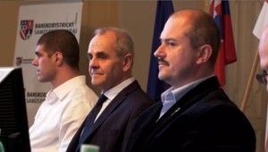 Deň veľkých zmien: V krajoch nastupujú do funkcie noví župani