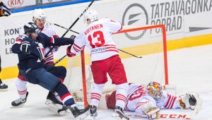 Hrdinom Cheechoo. Slovan doma vydrel tri body s Jokeritom